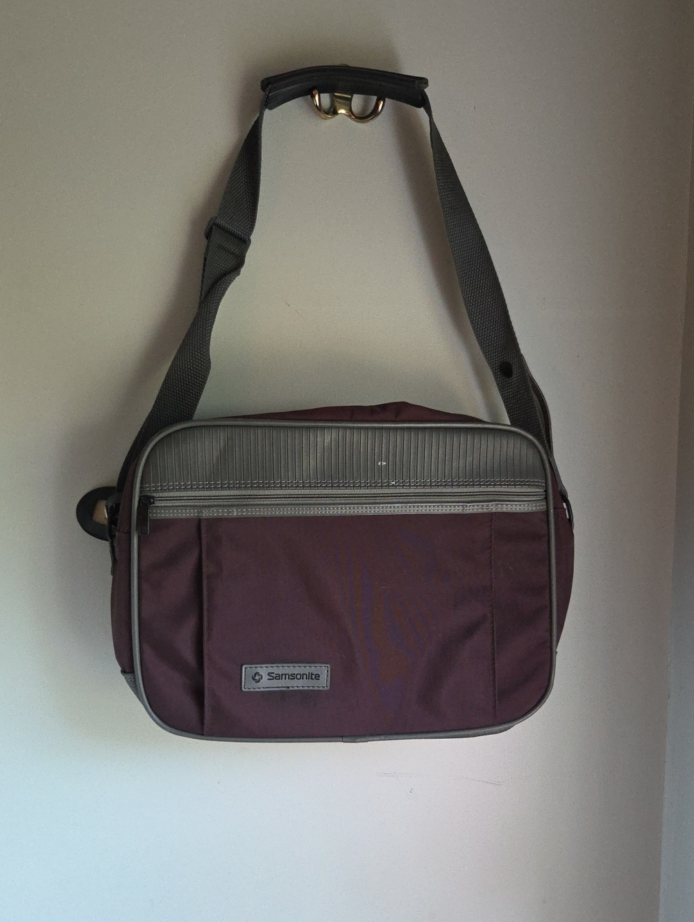 Samsonite Sentry 2 Small Carry On Bag in Burgundy Vintage